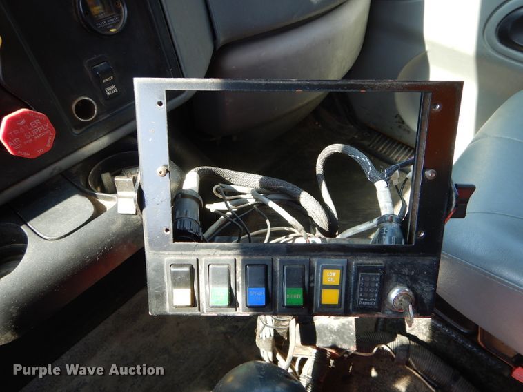 image for item DF3054 2003 International 7400 dump truck