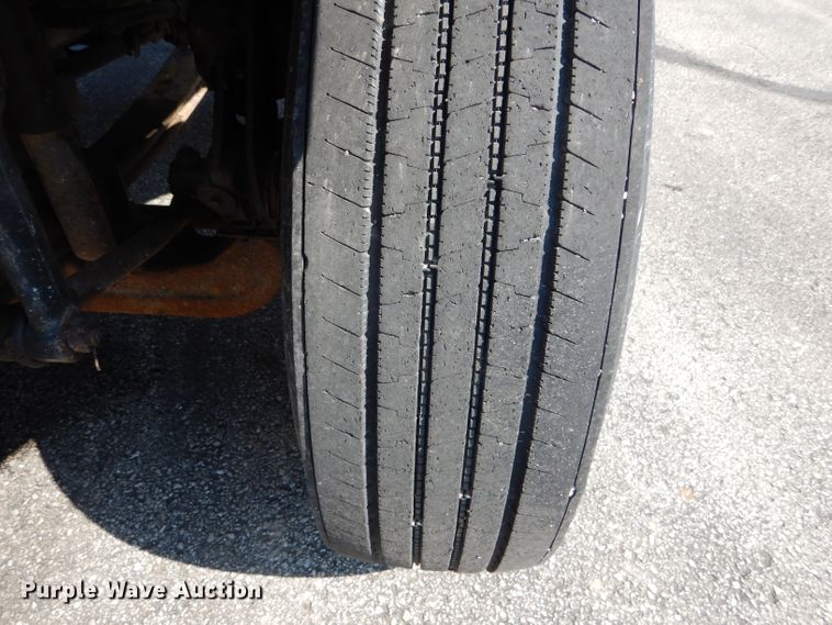 image for item DF3054 2003 International 7400 dump truck