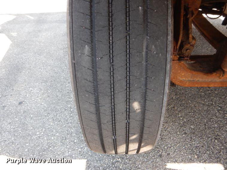 image for item DF3054 2003 International 7400 dump truck