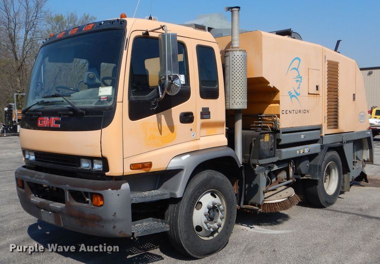 image for item DF3055 2004 GMC T7500 street sweeper