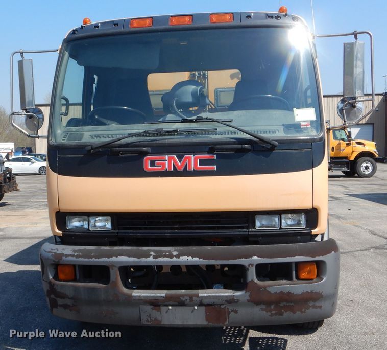 image for item DF3055 2004 GMC T7500 street sweeper