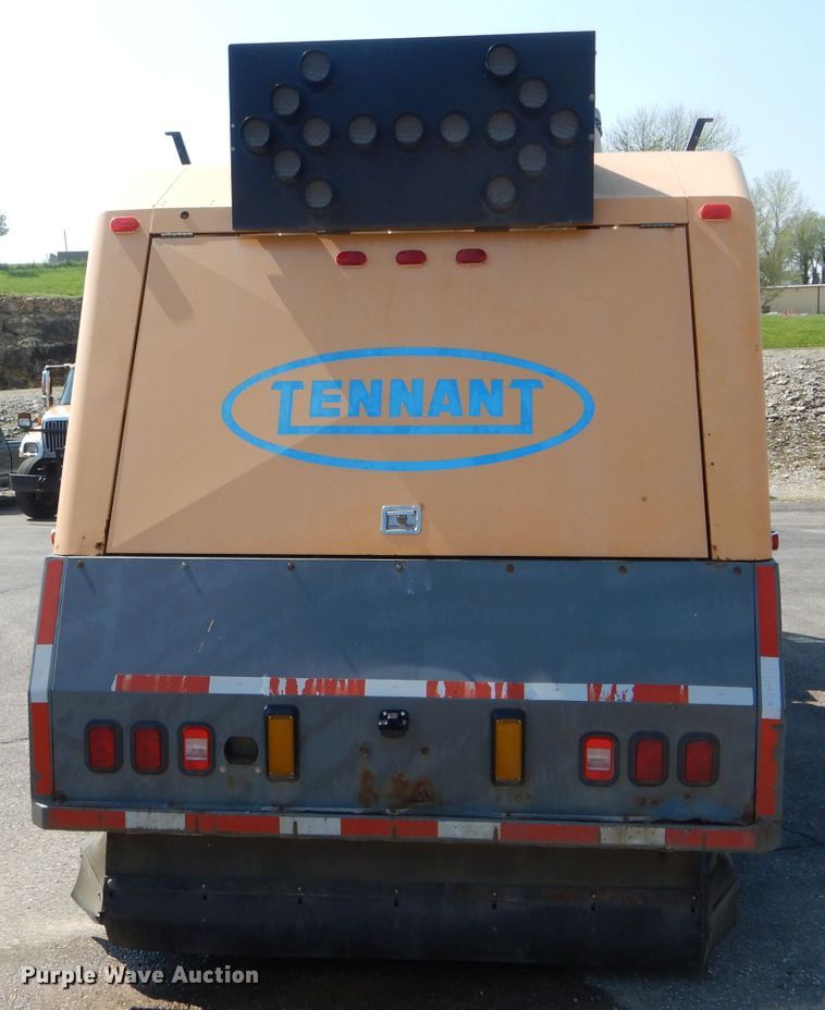 image for item DF3055 2004 GMC T7500 street sweeper