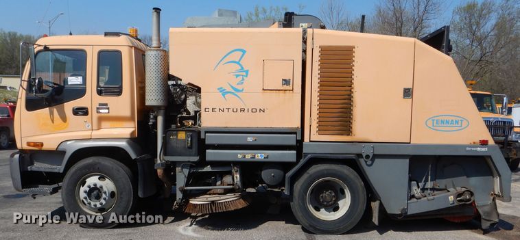 image for item DF3055 2004 GMC T7500 street sweeper