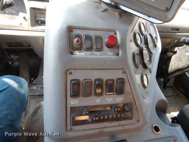 image for item DF3055 2004 GMC T7500 street sweeper