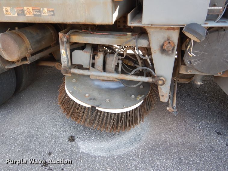 image for item DF3055 2004 GMC T7500 street sweeper