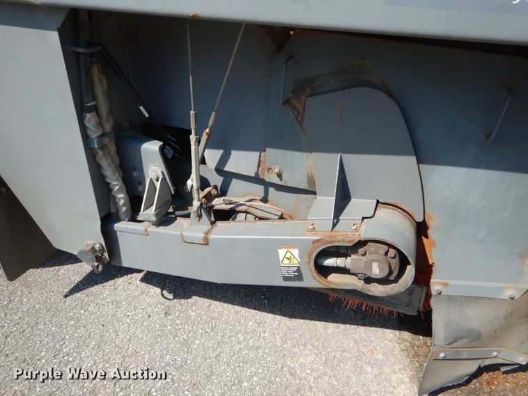 image for item DF3055 2004 GMC T7500 street sweeper