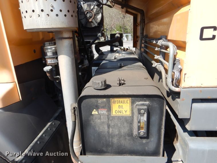 image for item DF3055 2004 GMC T7500 street sweeper