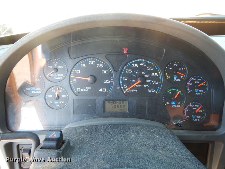 image for item DF3056 2005 International 7400 Crew Cab dump truck