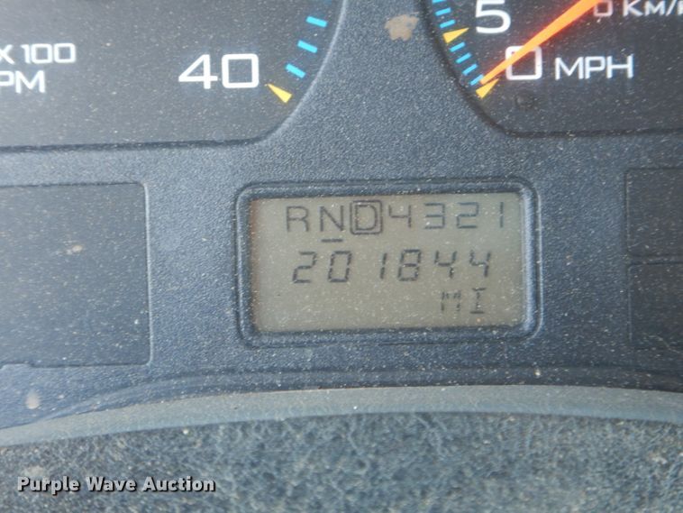 image for item DF3056 2005 International 7400 Crew Cab dump truck