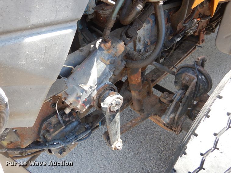 image for item DF3056 2005 International 7400 Crew Cab dump truck