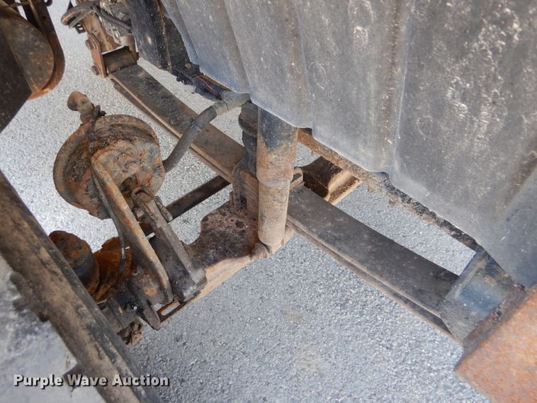 image for item DF3056 2005 International 7400 Crew Cab dump truck