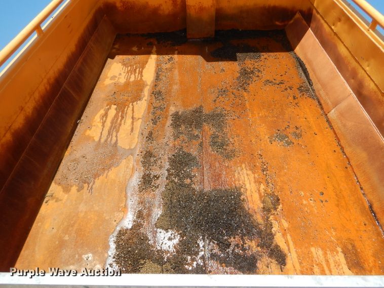 image for item DF3056 2005 International 7400 Crew Cab dump truck