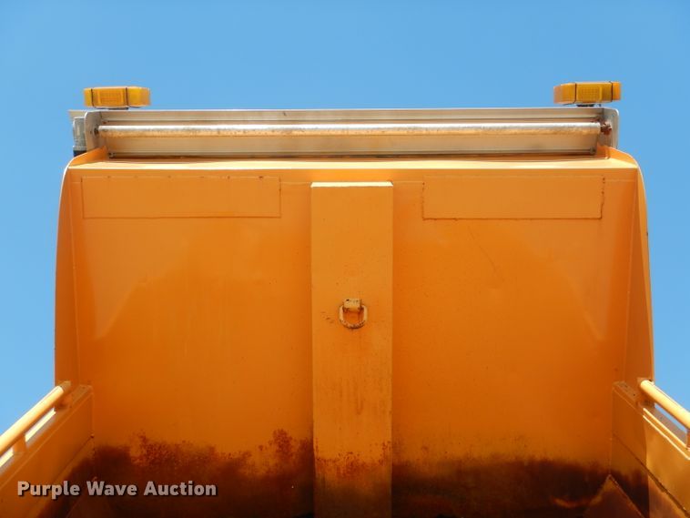 image for item DF3056 2005 International 7400 Crew Cab dump truck