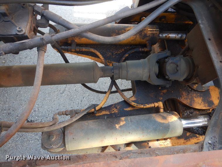 image for item DF3056 2005 International 7400 Crew Cab dump truck