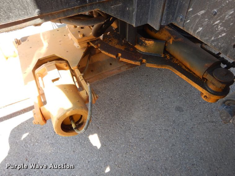 image for item DF3056 2005 International 7400 Crew Cab dump truck