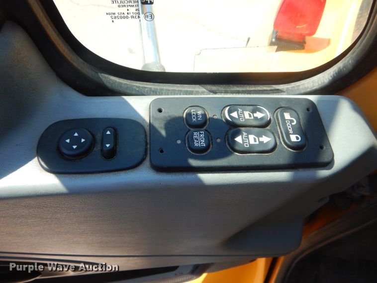 image for item DF3057 2005 International 7400 Crew Cab dump truck