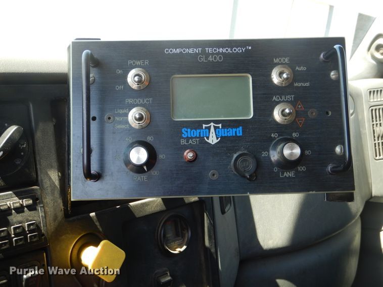 image for item DF3057 2005 International 7400 Crew Cab dump truck