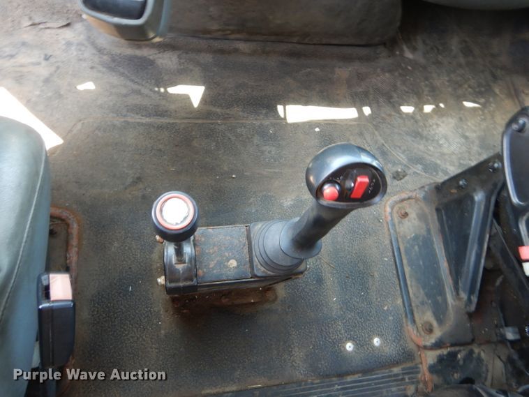 image for item DF3057 2005 International 7400 Crew Cab dump truck