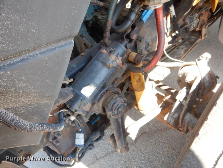 image for item DF3057 2005 International 7400 Crew Cab dump truck