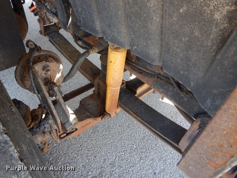 image for item DF3057 2005 International 7400 Crew Cab dump truck