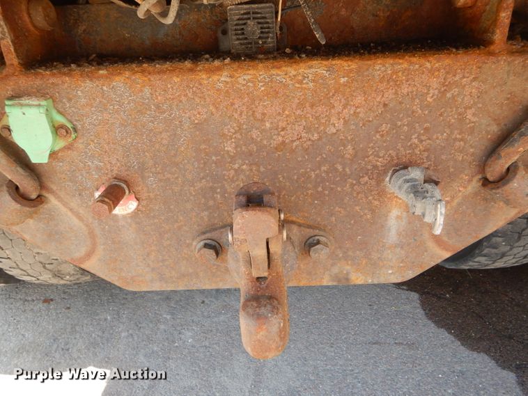 image for item DF3057 2005 International 7400 Crew Cab dump truck