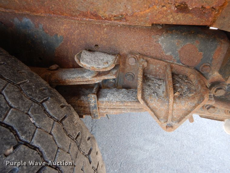 image for item DF3057 2005 International 7400 Crew Cab dump truck