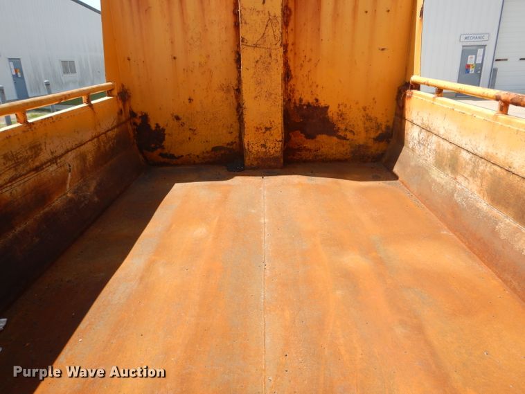 image for item DF3057 2005 International 7400 Crew Cab dump truck