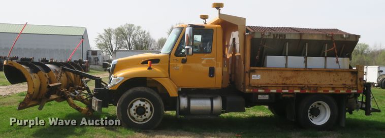 image for item DF5110 2006 International 7400 dump truck