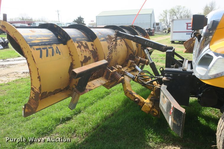 image for item DF5110 2006 International 7400 dump truck