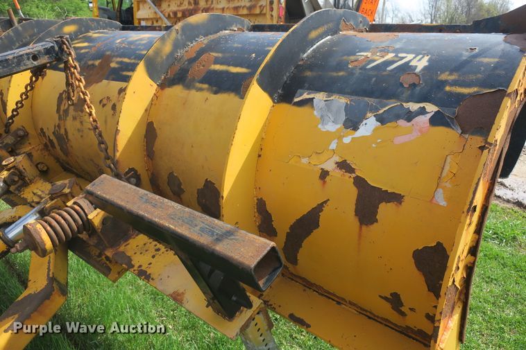 image for item DF5110 2006 International 7400 dump truck