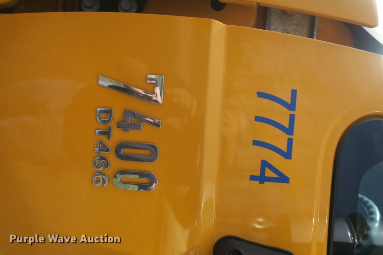 image for item DF5110 2006 International 7400 dump truck