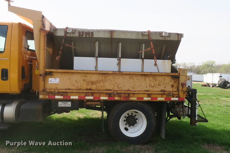image for item DF5110 2006 International 7400 dump truck