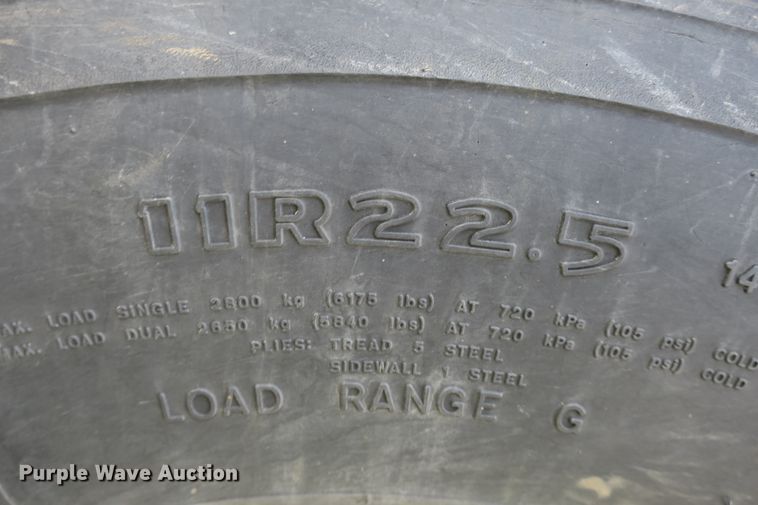 image for item DF5110 2006 International 7400 dump truck