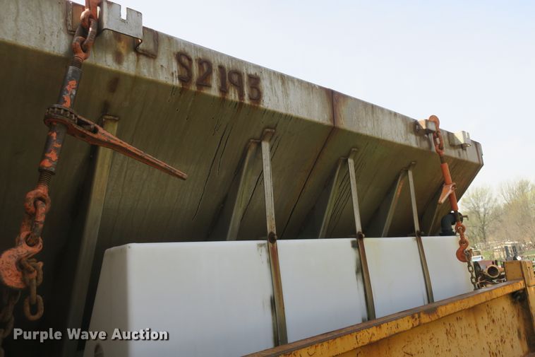 image for item DF5110 2006 International 7400 dump truck