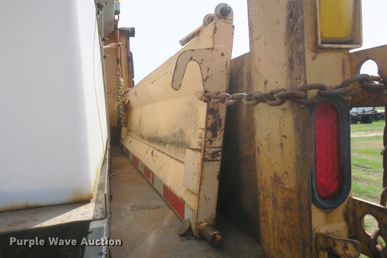 image for item DF5110 2006 International 7400 dump truck