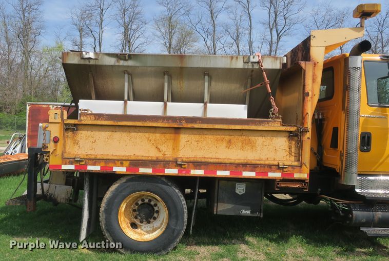 image for item DF5110 2006 International 7400 dump truck