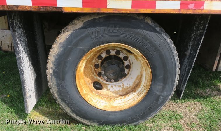 image for item DF5110 2006 International 7400 dump truck