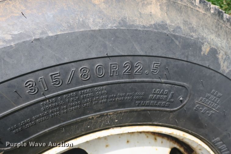 image for item DF5110 2006 International 7400 dump truck