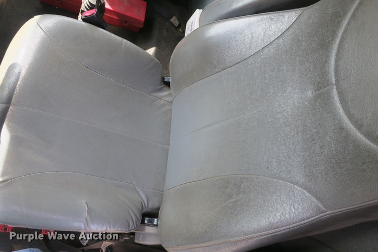 image for item DF5110 2006 International 7400 dump truck