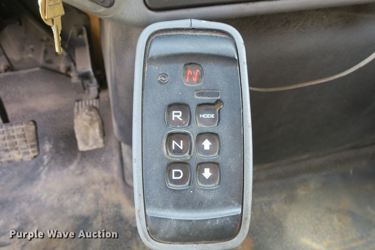 image for item DF5110 2006 International 7400 dump truck