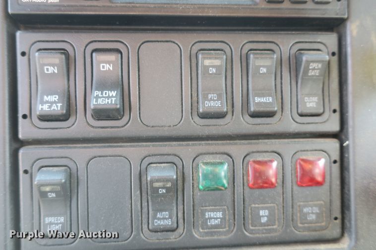 image for item DF5110 2006 International 7400 dump truck