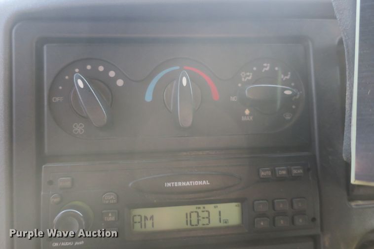 image for item DF5110 2006 International 7400 dump truck