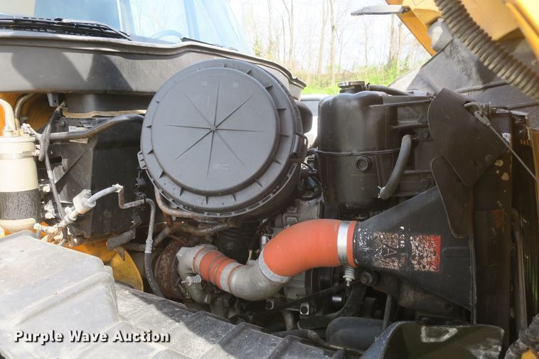 image for item DF5110 2006 International 7400 dump truck