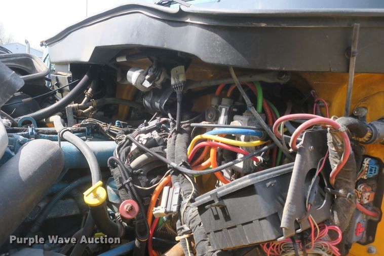 image for item DF5110 2006 International 7400 dump truck