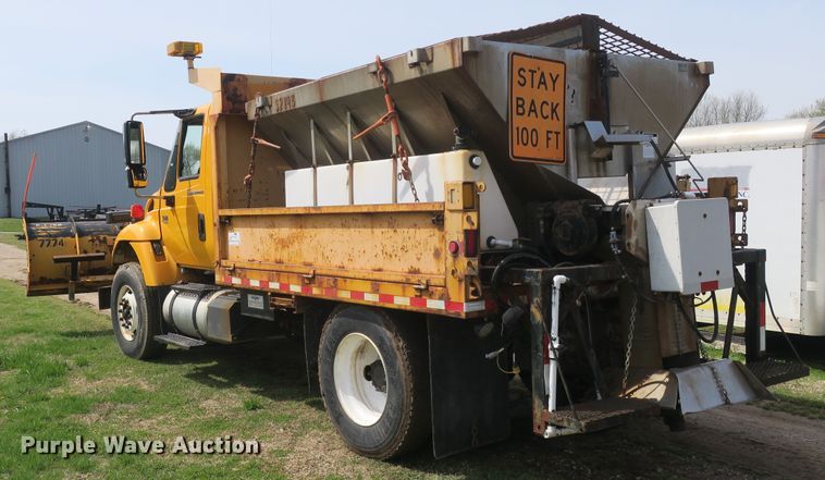 image for item DF5110 2006 International 7400 dump truck