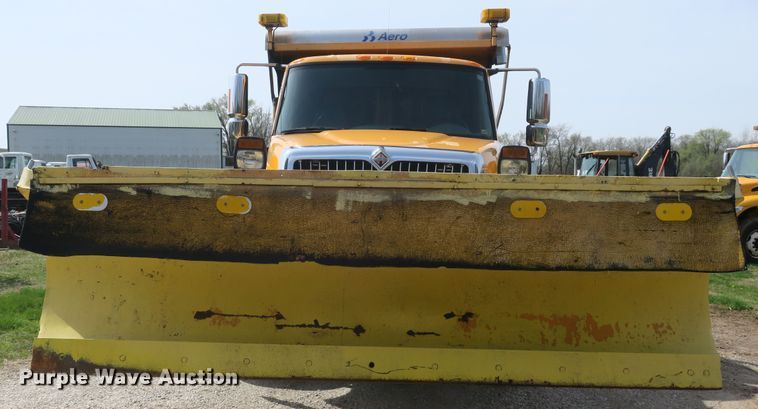 image for item DF5111 2006 International 7500 dump truck