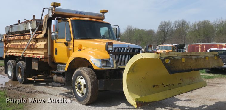 image for item DF5111 2006 International 7500 dump truck