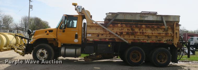 image for item DF5111 2006 International 7500 dump truck