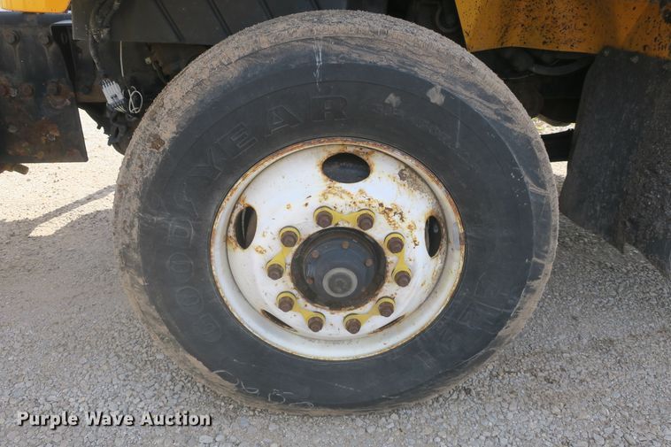 image for item DF5111 2006 International 7500 dump truck