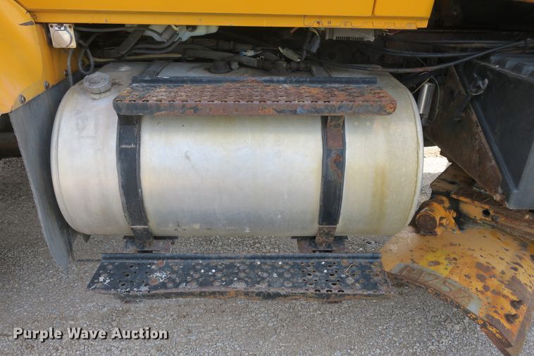 image for item DF5111 2006 International 7500 dump truck